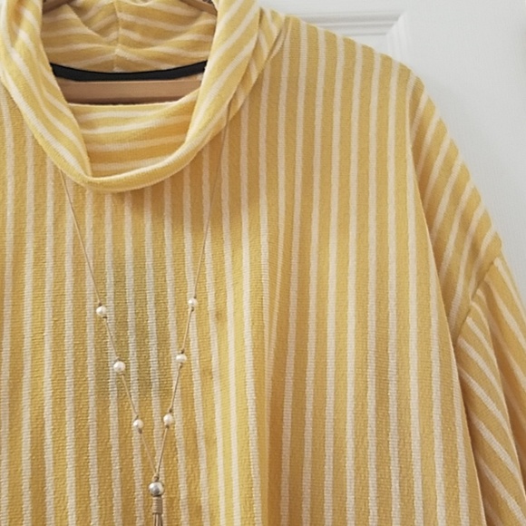 WHO WEAR WHAT WHEN WHERE  W5 Bell Sleeve Knit Top - Picture 3 of 9